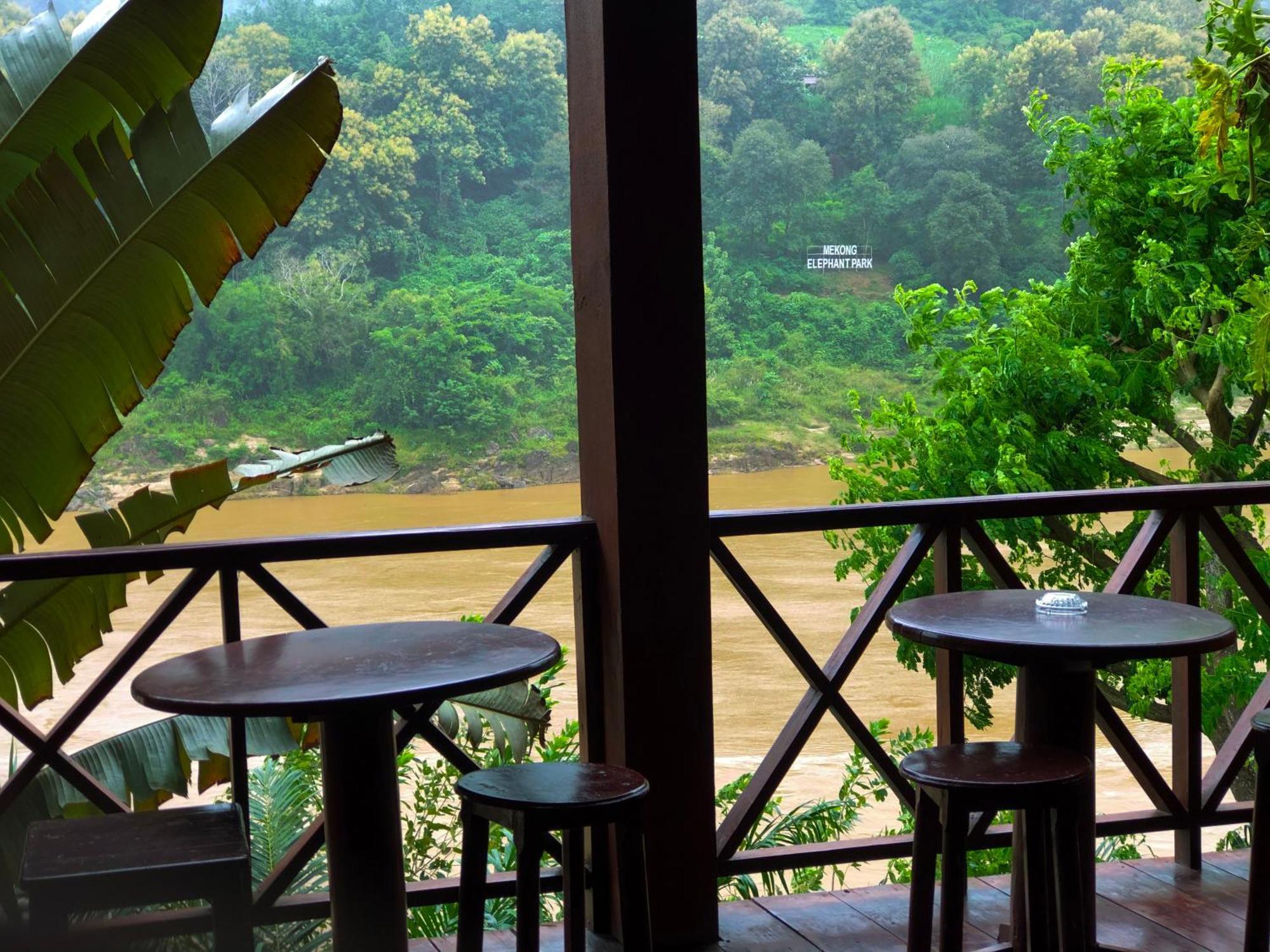 Mekong Riverside Lodge Pakbeng Exterior photo